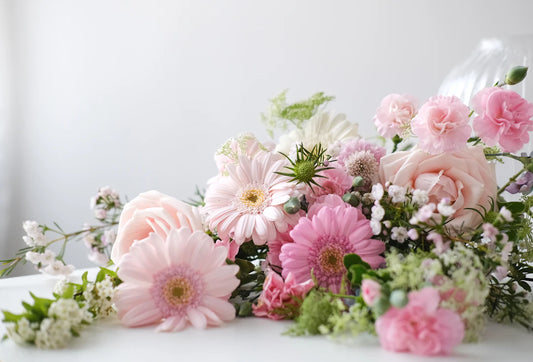 Charming Floral Wallpaper Designs for Playful Spaces